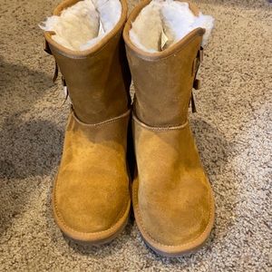 Ugg koolaburra size 5 bug girls same as a womens 7.5 like new worn maybe twice